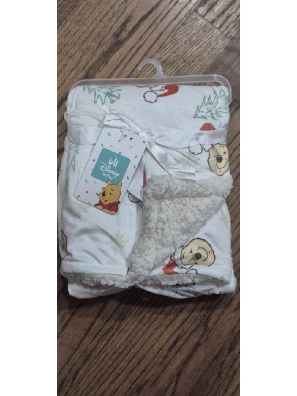 NWT Winnie The Pooh Disney White Baby Blanket Sherpa 40”x30” Trees Snowflakes